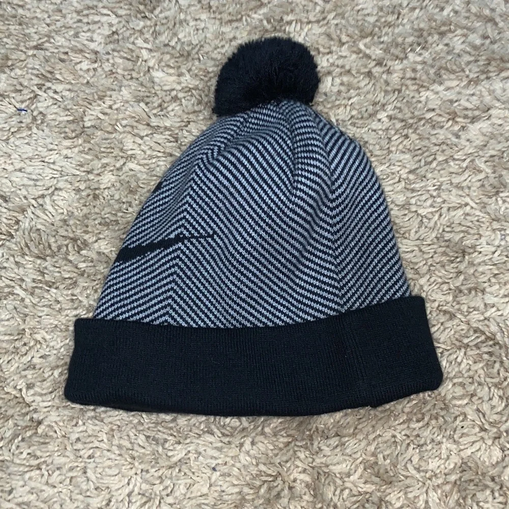EUC Nike Cowboys Pom beanie